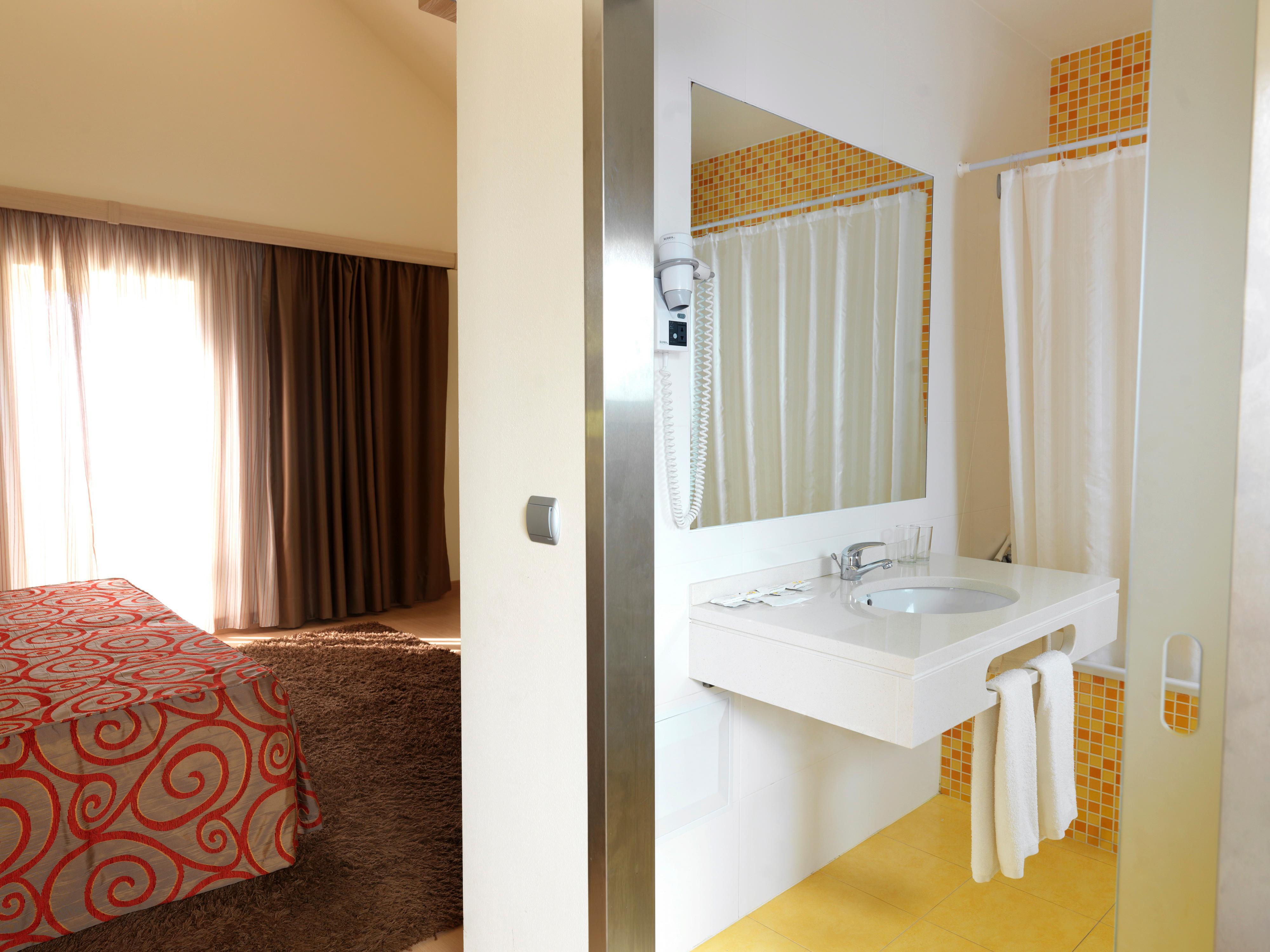 Hotel Cristal Praia Resort & Spa Vieira de Leiria Quarto foto